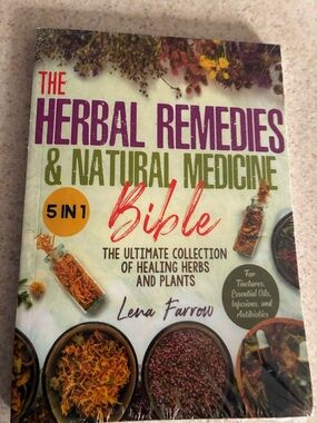 The Herbal Remedies & Natural Medicine Bible - Lera Farrow